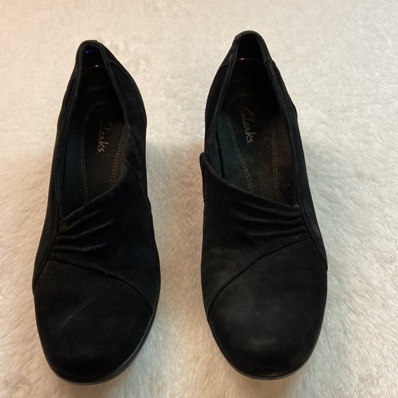 Clarks Bendables Suede Leather Slip-on Heeled (1.5”) Shoe - Picture 2 of 12
